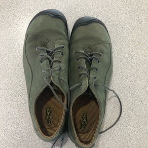 Women’s Keen leather shoes